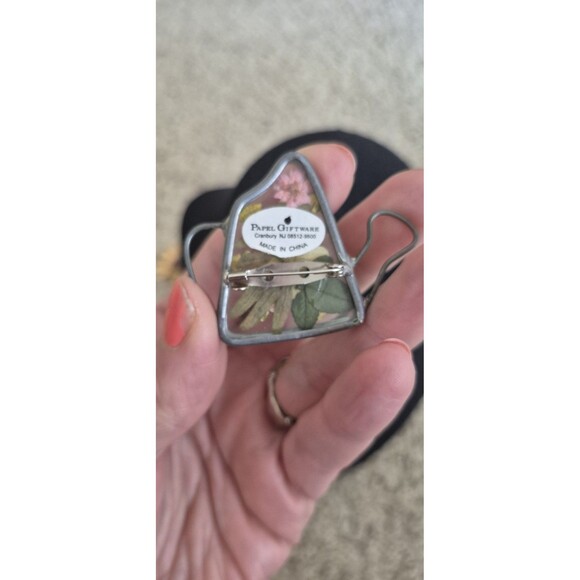 Papal Giftware Silver Tone Dried Pansy Flower Weathered Glass Water Can Brooch - Picture 2 of 2